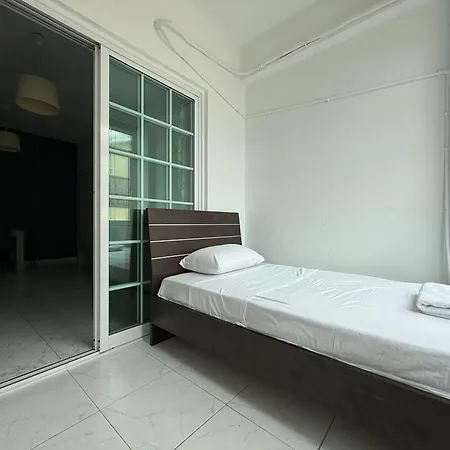 Frixos Apartment *